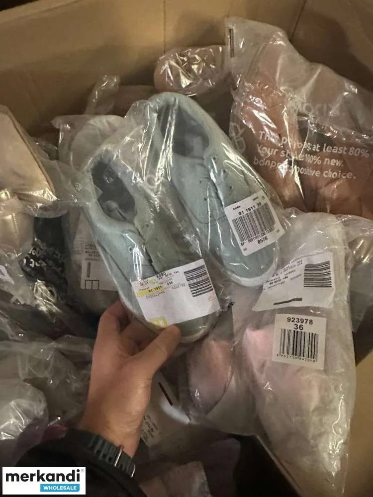 4 € por par en un conjunto de zapatos: cartón mixto, mezcla de modelos y tallas, con zapatos de mujer, productos A, zapatos de h