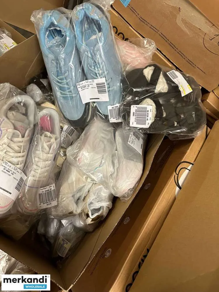 4 € por par en un conjunto de zapatos: cartón mixto, mezcla de modelos y tallas, con zapatos de mujer, productos A, zapatos de h