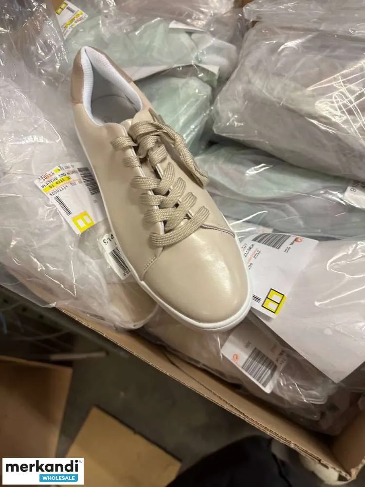 4 € por par en un conjunto de zapatos: cartón mixto, mezcla de modelos y tallas, con zapatos de mujer, productos A, zapatos de h