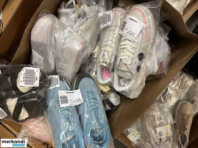 4 € por par, incluyendo cartón mixto, palet de liquidación, zapatos de hombre, zapatos de mujer, mercancía A, stock restante.