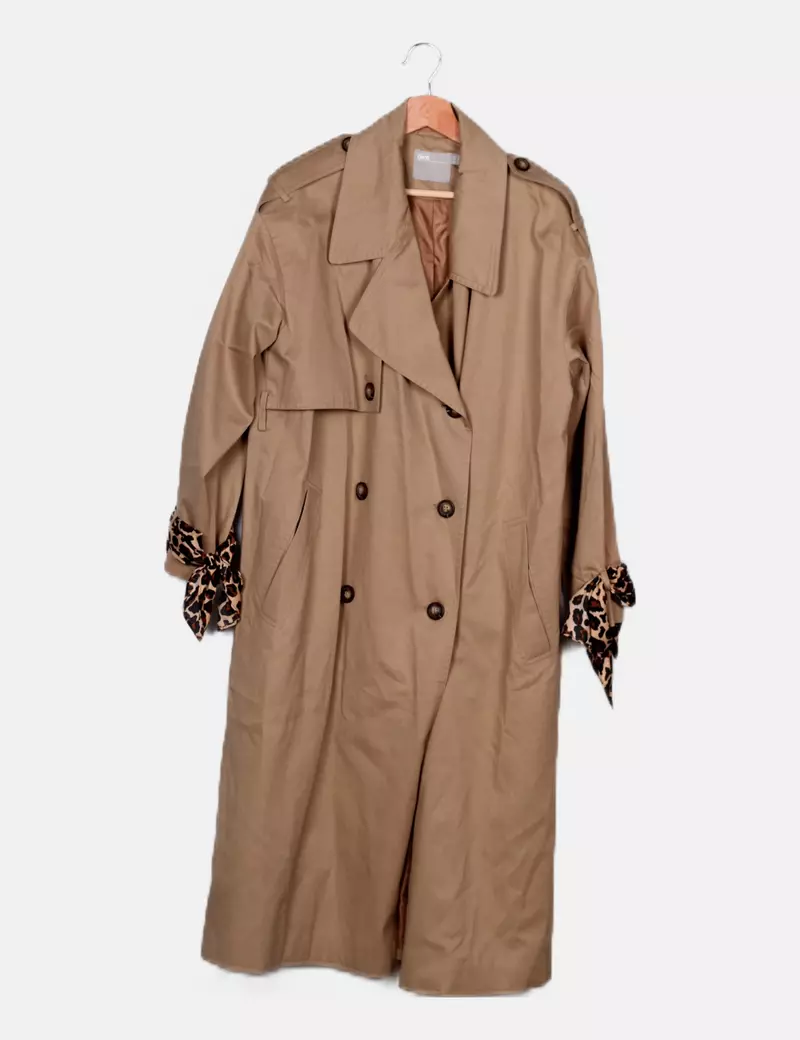 Asos Trench marrón detalles animal print