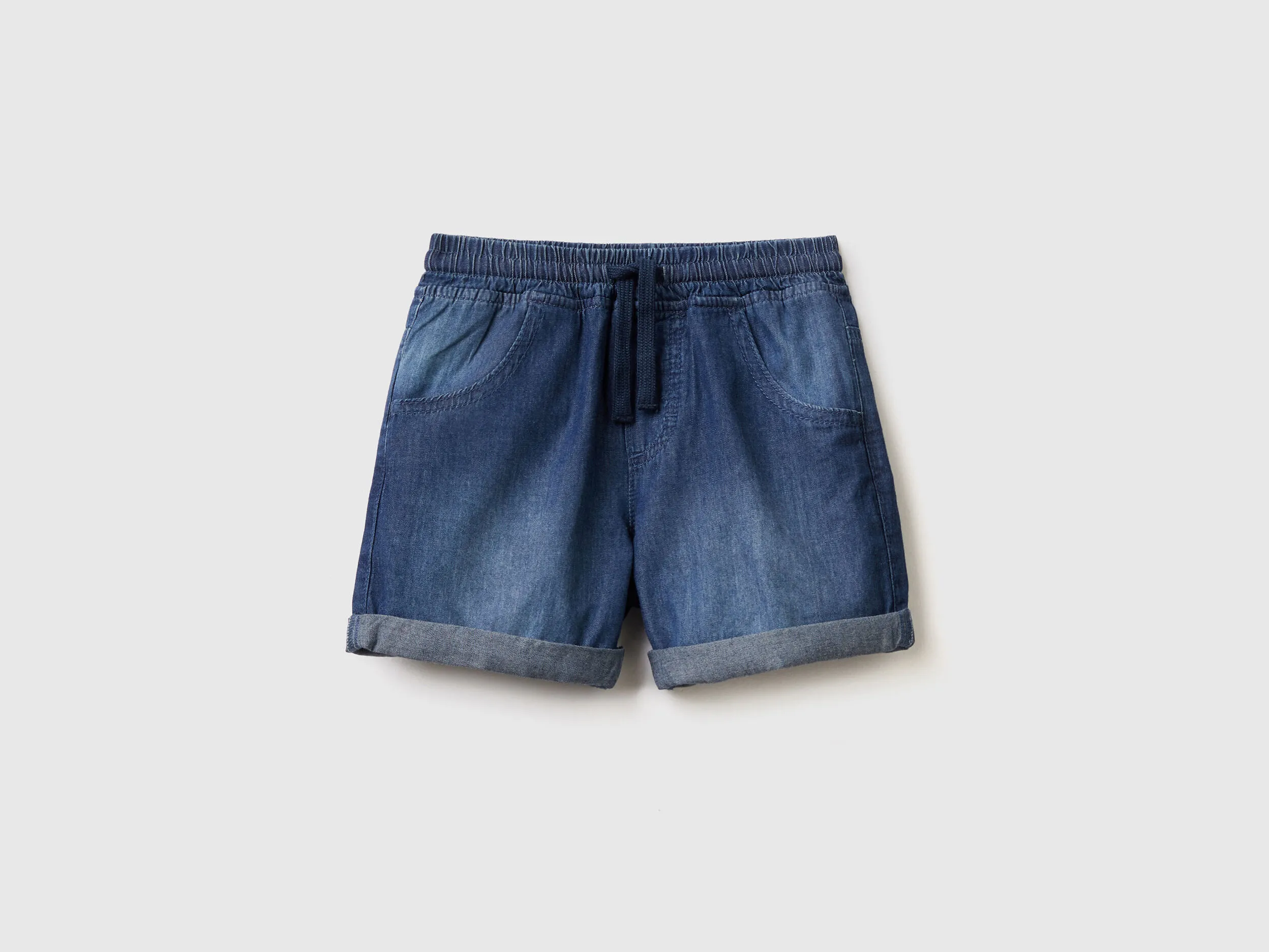 Bermudas con efecto vaquero y cordón