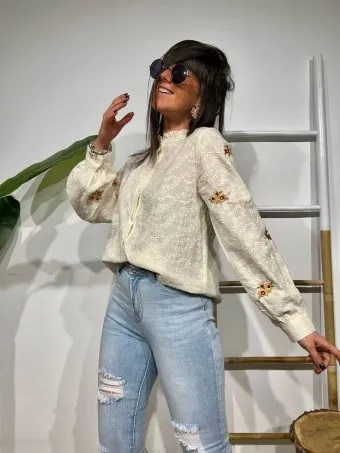 Blusa Bordado Perforado MORELIA Beige