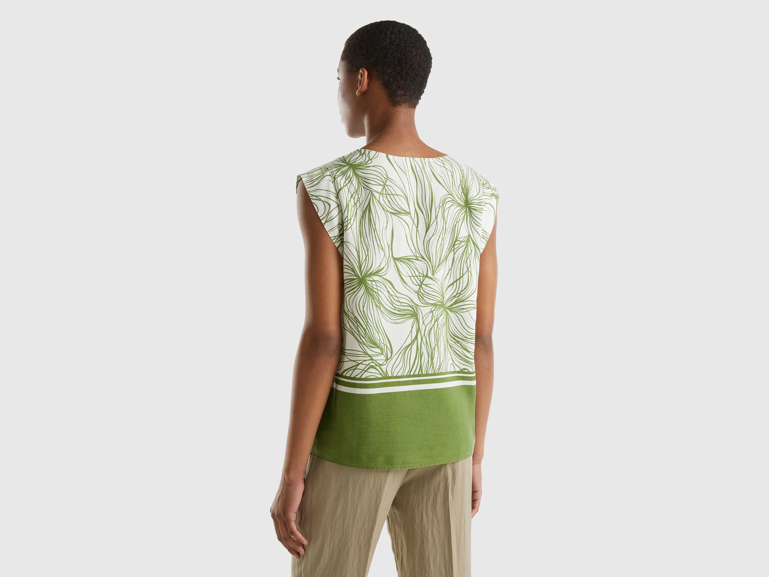 Blusa estampada en mezcla de viscosa sostenible