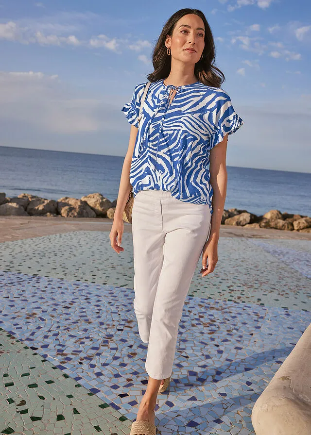 BLUSA TIPO TúNICA CON CORTE AJUSTADO BLANCOAZUL ZAFIRO ESTAMPADO