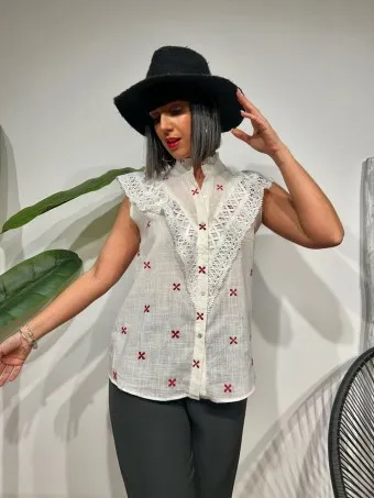 Blusa Volante Crochet ODELINA Blanco