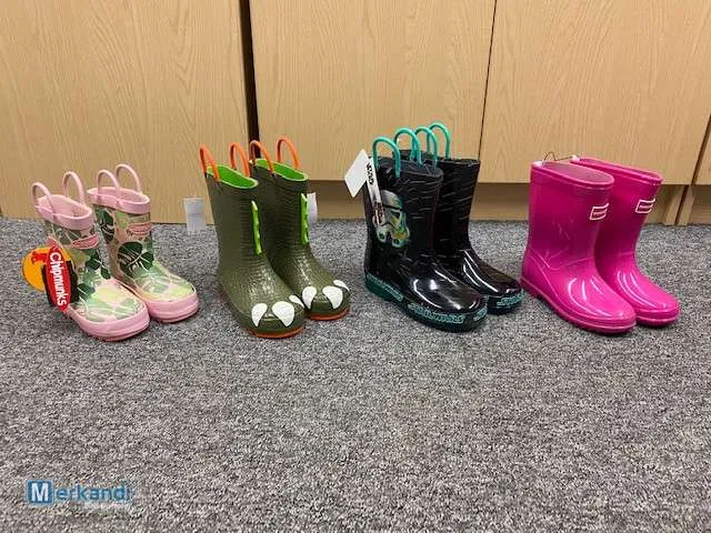 BOTA WELLINGTON PARA NIñOS Y ADULTOS  NUEVA SIN DEFECTOS  MOQ DE 250 PARES / 250 KG