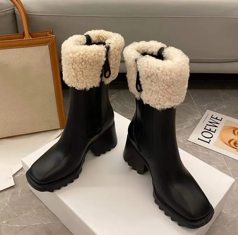 Botas de PVC Betty para mujer Tacones altos de piel Beeled Bota de lluvia alta hasta la rodilla Suelas de goma impermeables Well