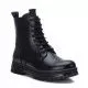 Botines planos Xti negros con cordones con detalles rojos