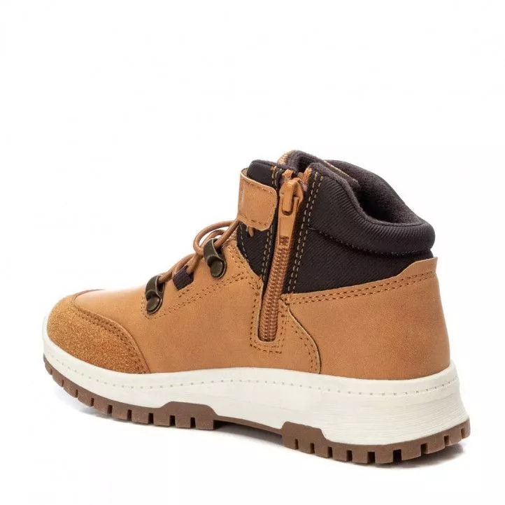 Botines Xti 057658 camel con detalles en marrón