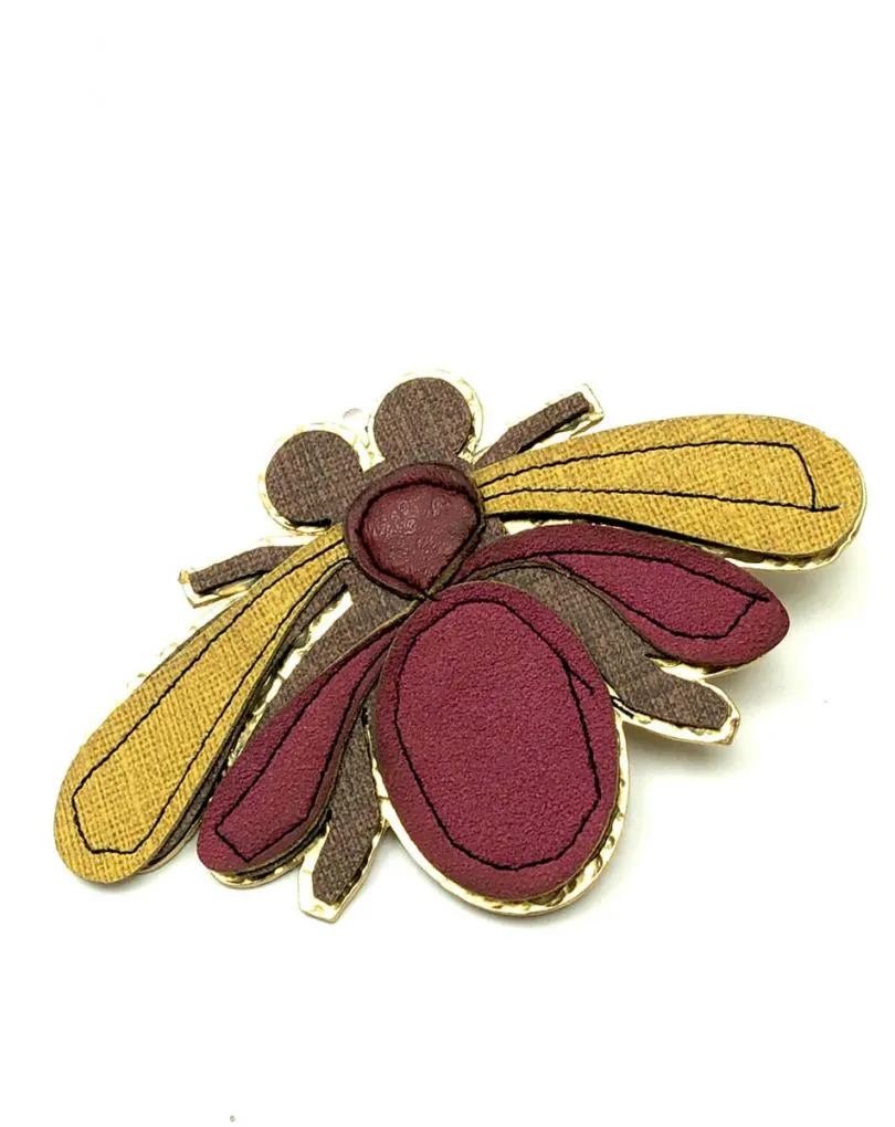 BROCHES MUJER DE INSECTOS CON TELAS IMITACION CUERO