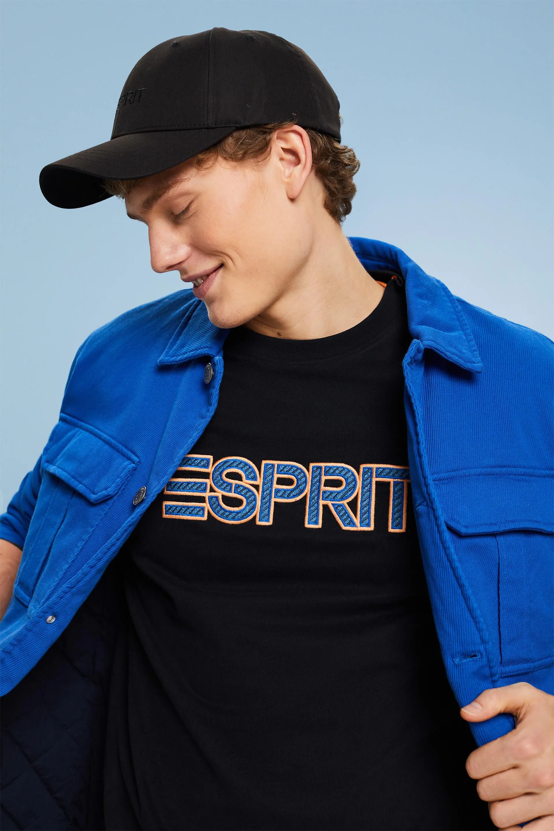 Camiseta con logotipo