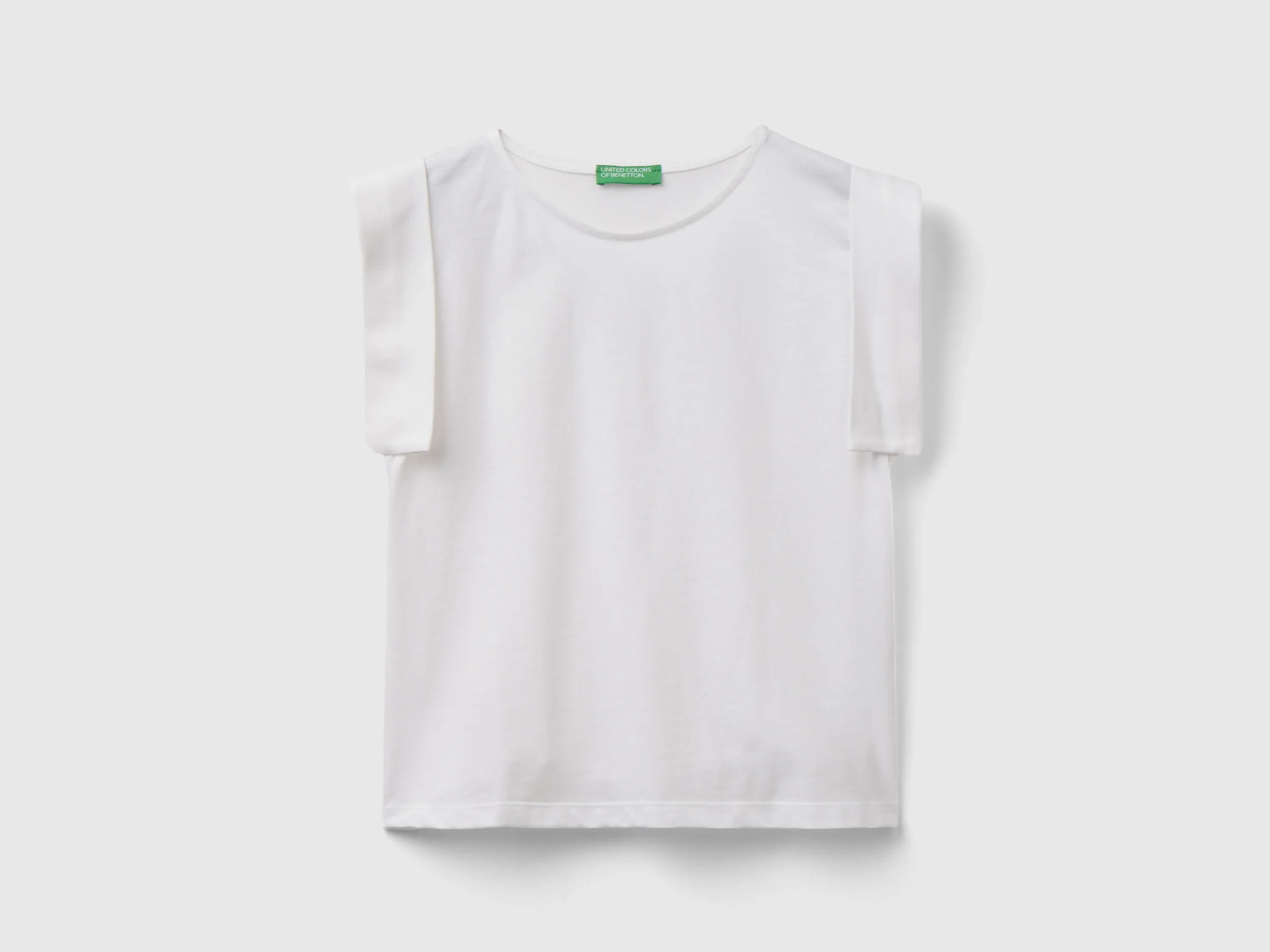 Camiseta con manga de ángel