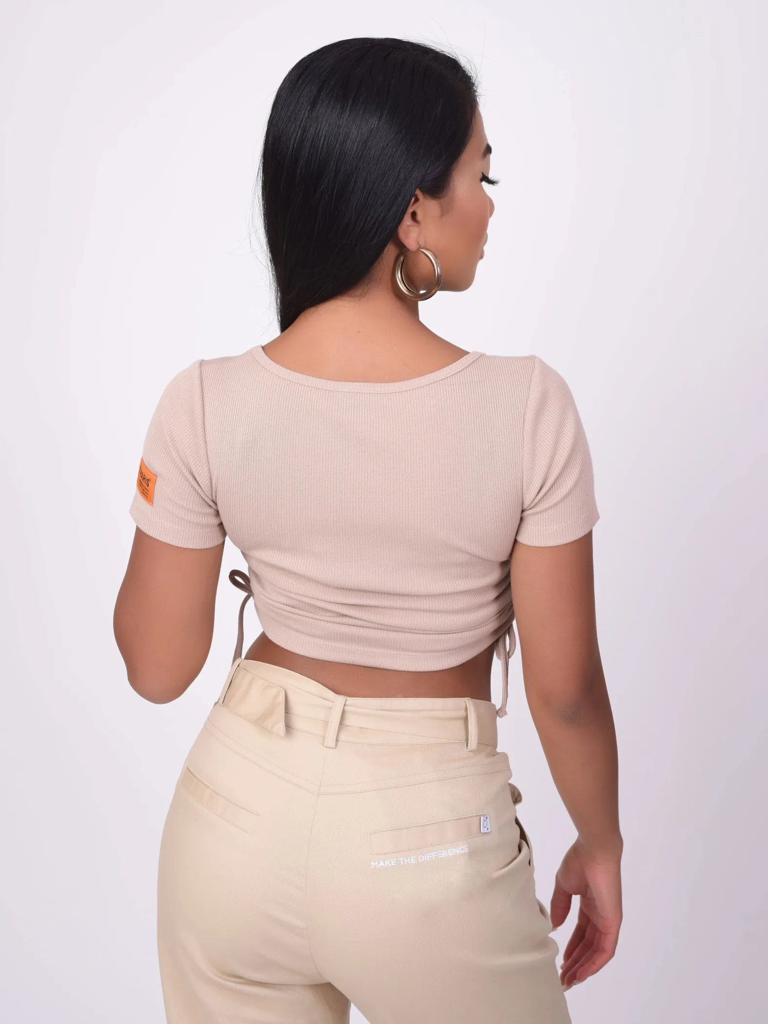 Camiseta crop con lazo de ajuste