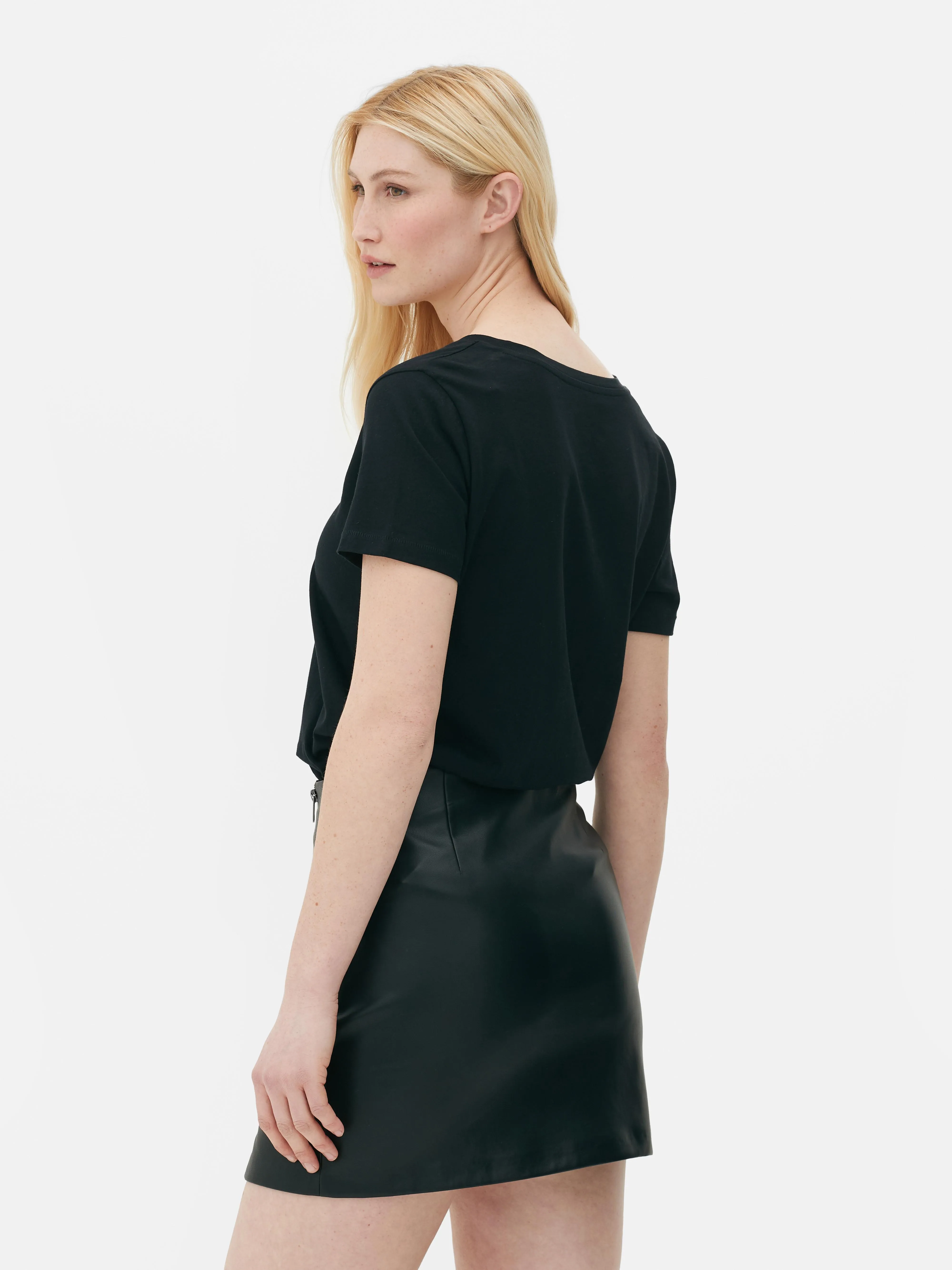 Camiseta de corte recto con cuello de pico