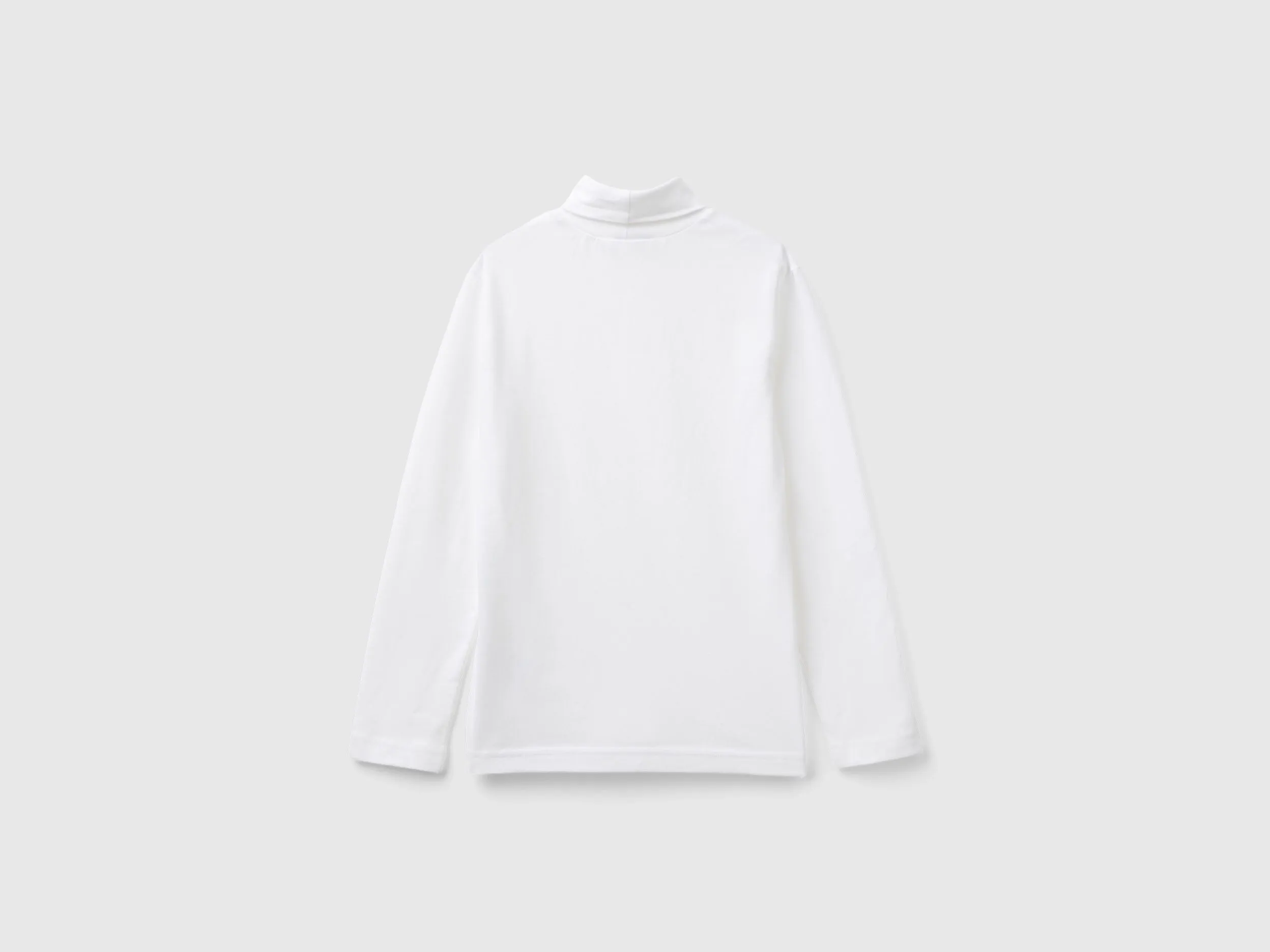 Camiseta de cuello alto y manga larga