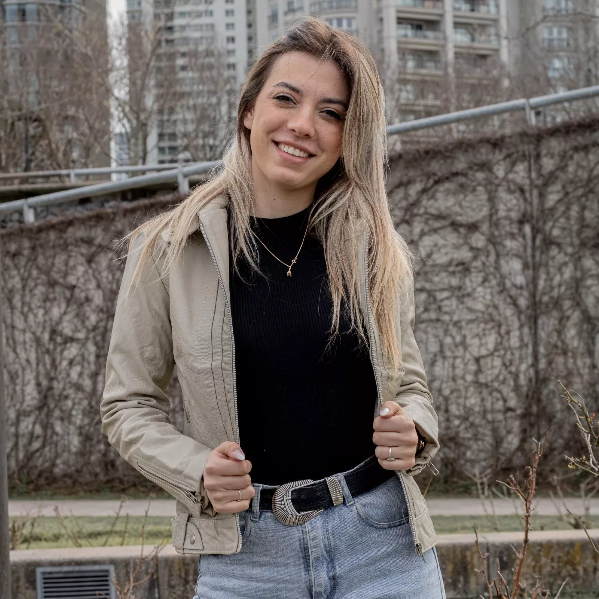 CAMPERA DE CUERO VACUNO 100% LEGITIMO DE MUJER  ART: 121