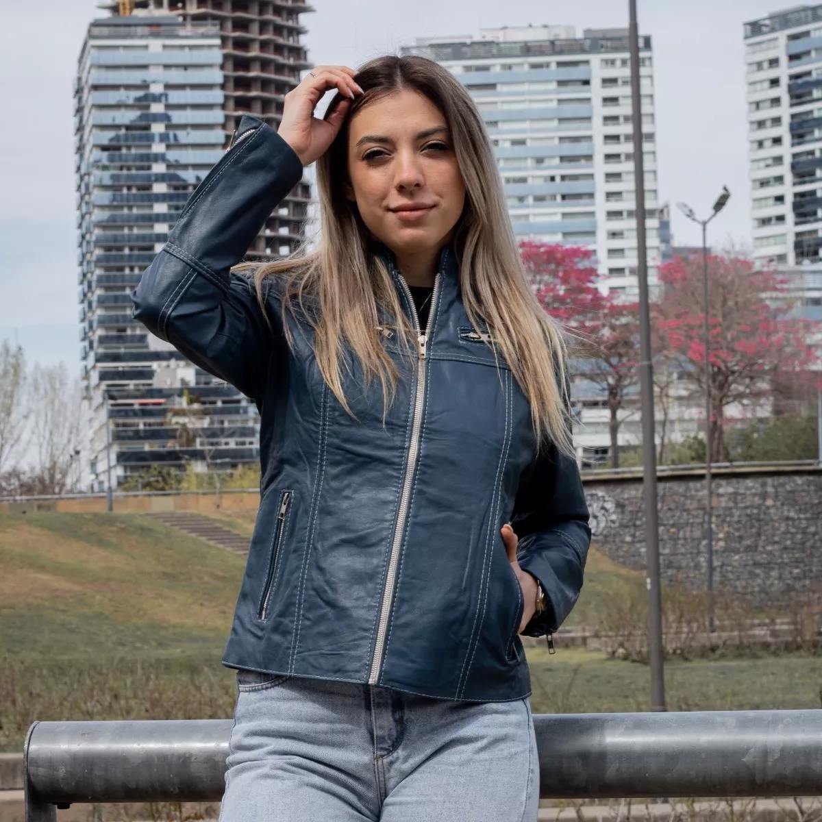 CAMPERA DE CUERO VACUNO 100% LEGITIMO DE MUJER  ART: 143