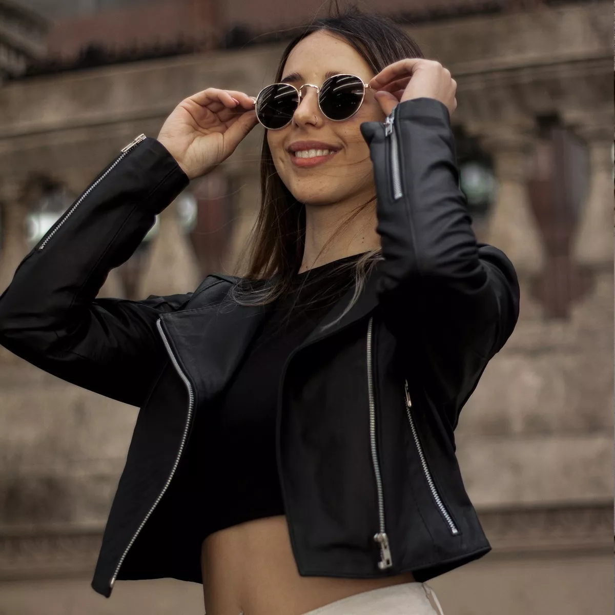 Campera De Cuero Vacuno De Mujer Cortita Cruzada Moderna 