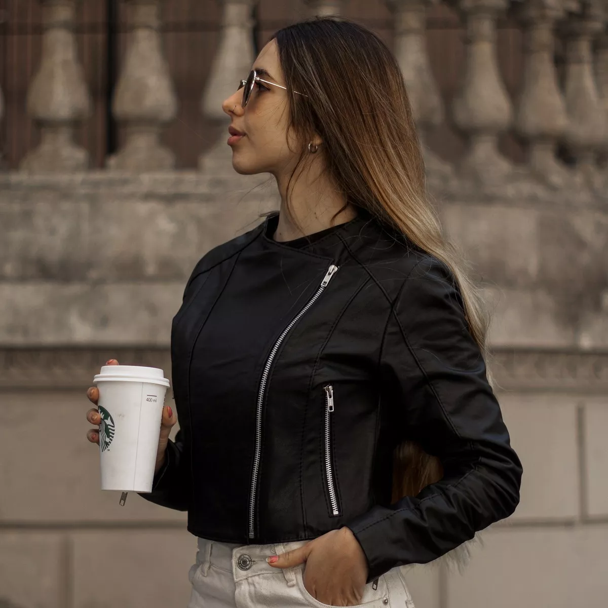 Campera De Cuero Vacuno De Mujer Cortita Cruzada Moderna 