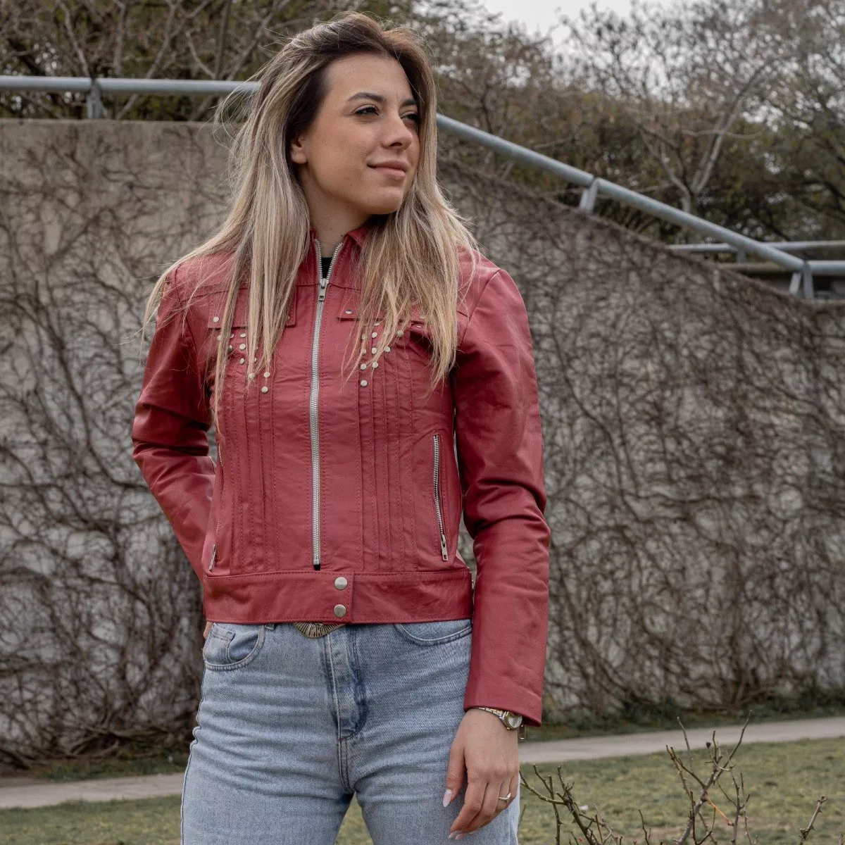 CAMPERA DE CUERO VACUNO DE MUJER    MODELO: ROCKERA DE DAMA