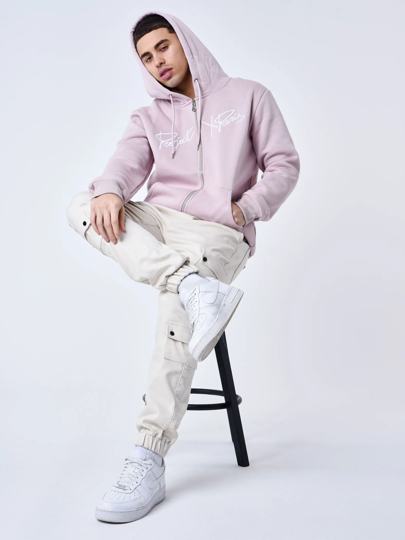 Chaqueta con cremallera y capucha Origin con bordado