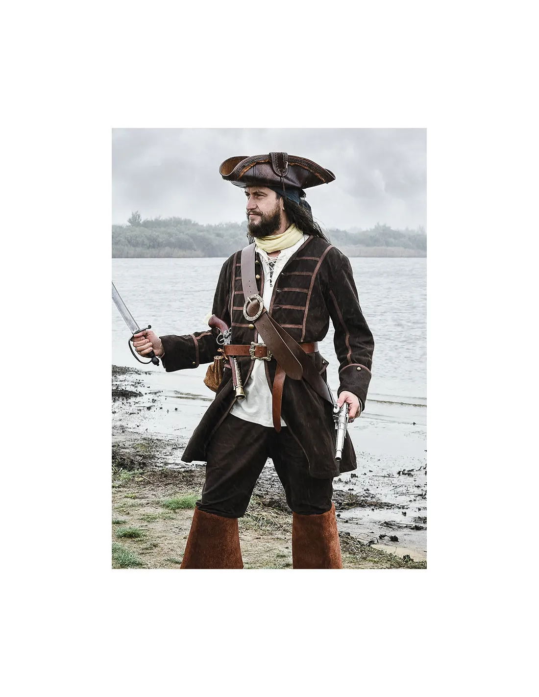 Cinturón pirata de cuero con tahalí y hebilla redonda
