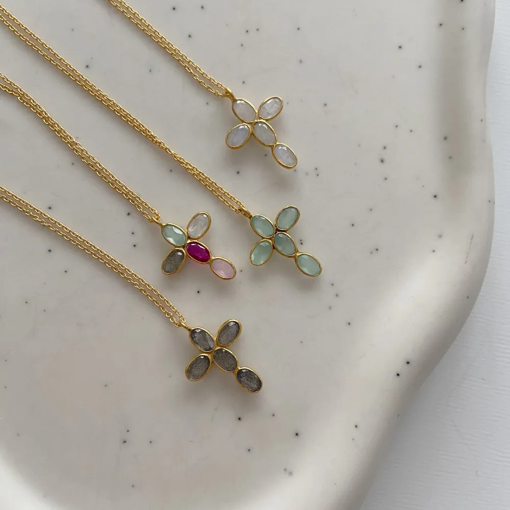 Collar Cruz Mineral Oro