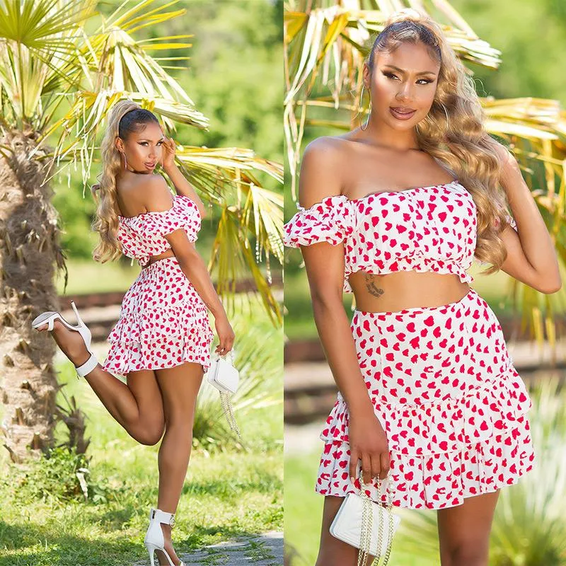 Conjunto de falda y top blanco