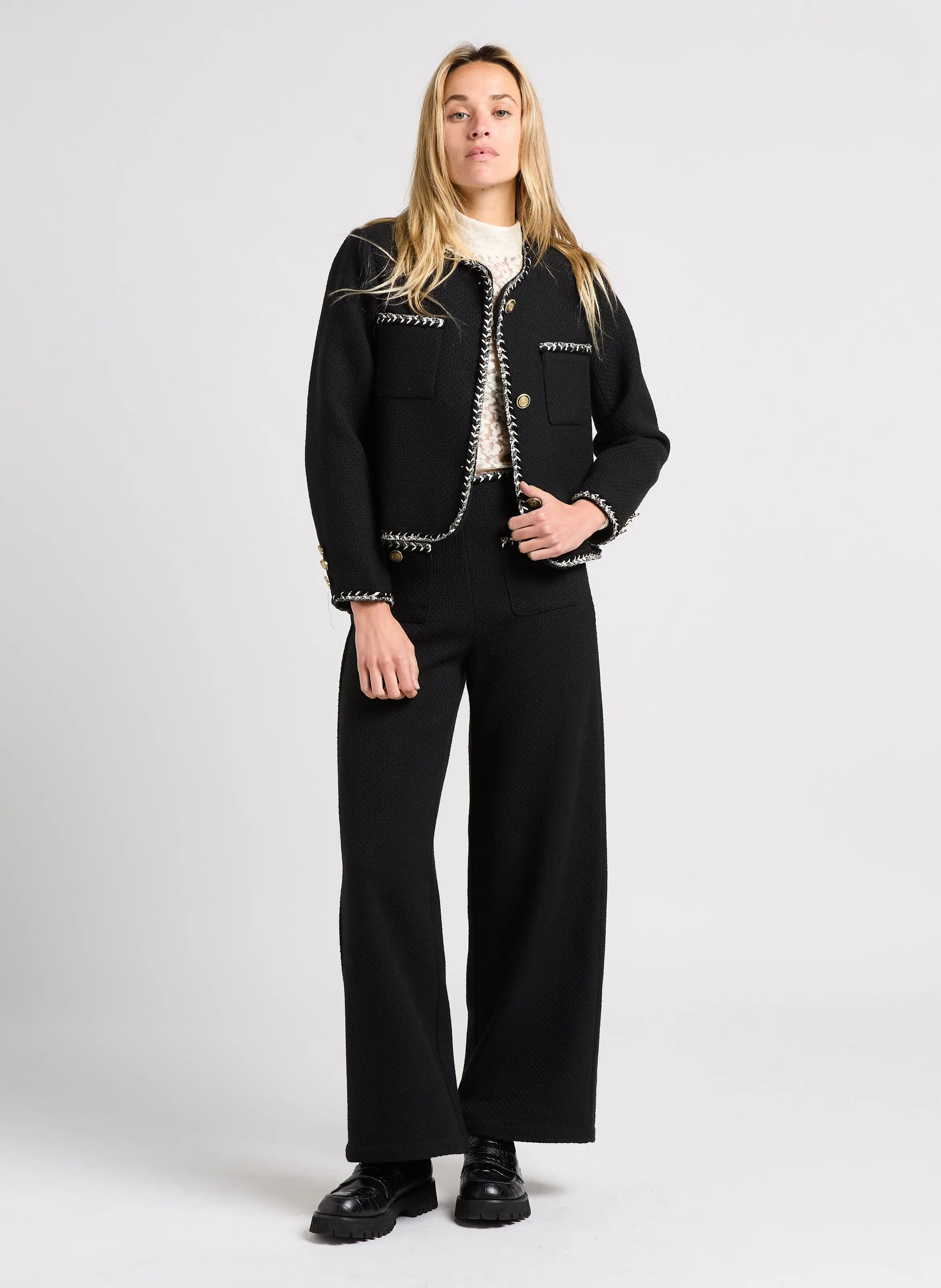 DONNA  CHAQUETA CUELLO REDONDO EN NEGRO