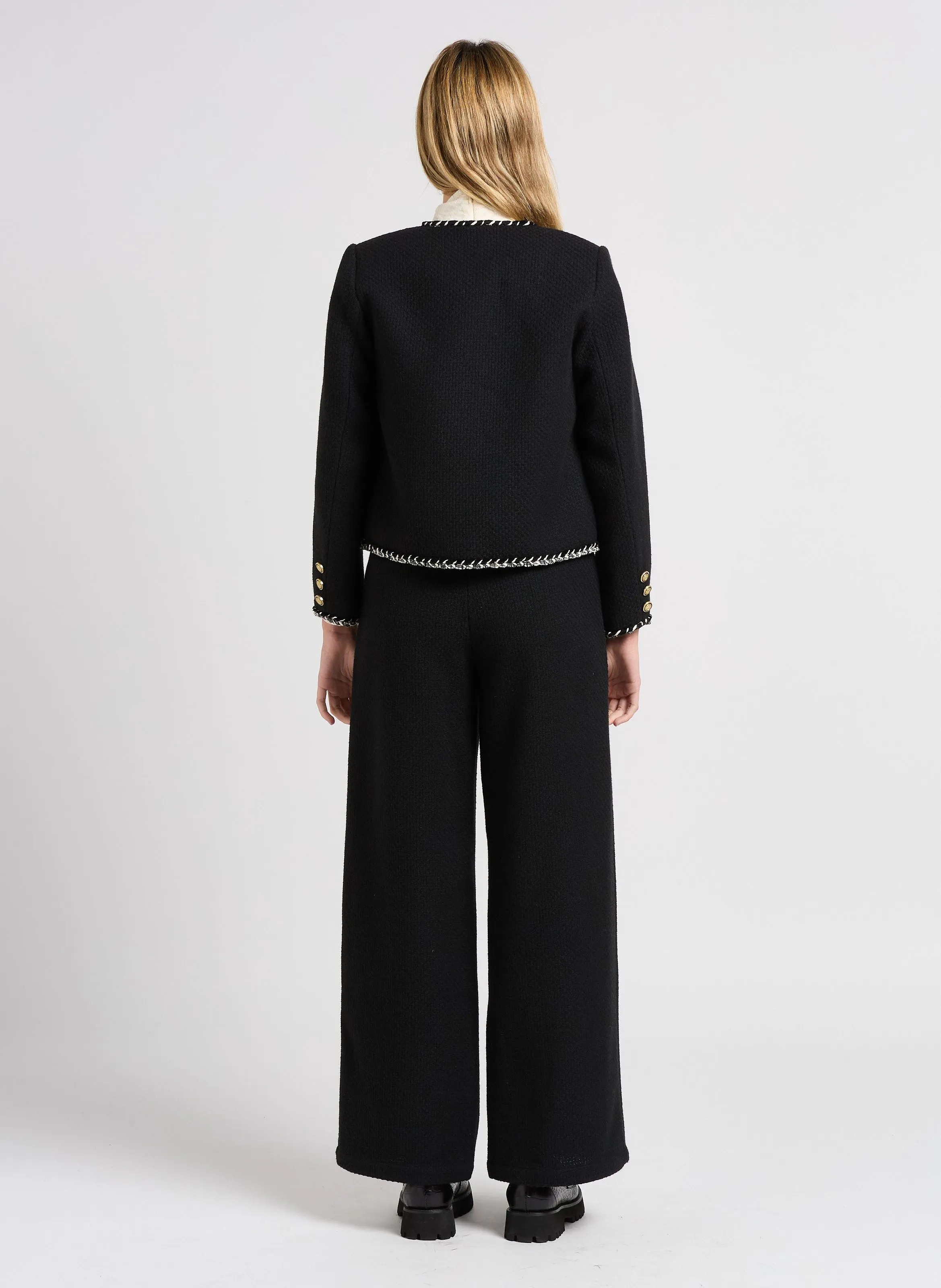 DONNA  CHAQUETA CUELLO REDONDO EN NEGRO