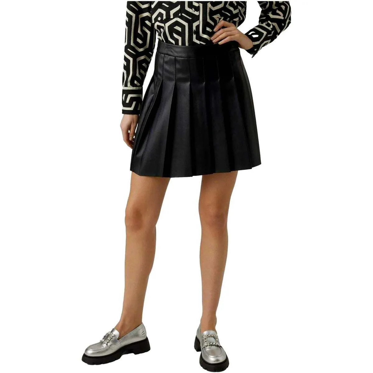 FALDA PLISADA CUERO  10295554