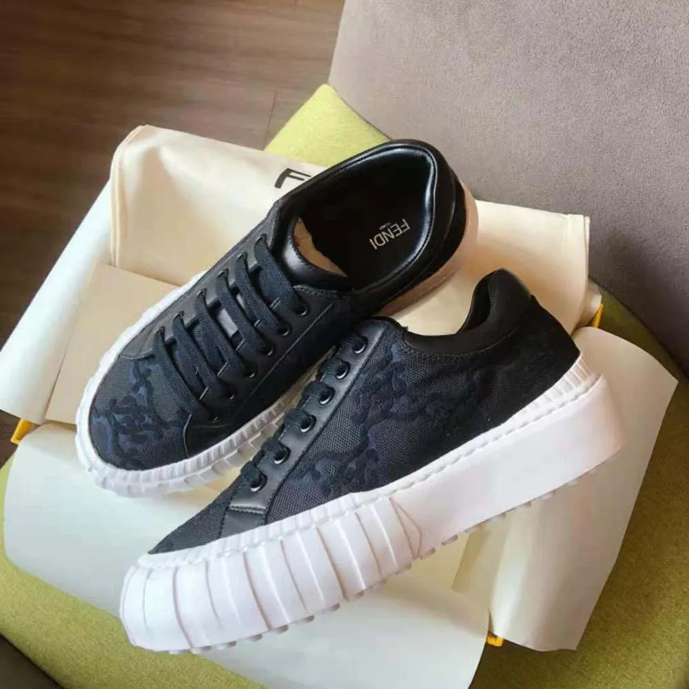 Fendi Mujer Force Zapatillas bajas de tela negra