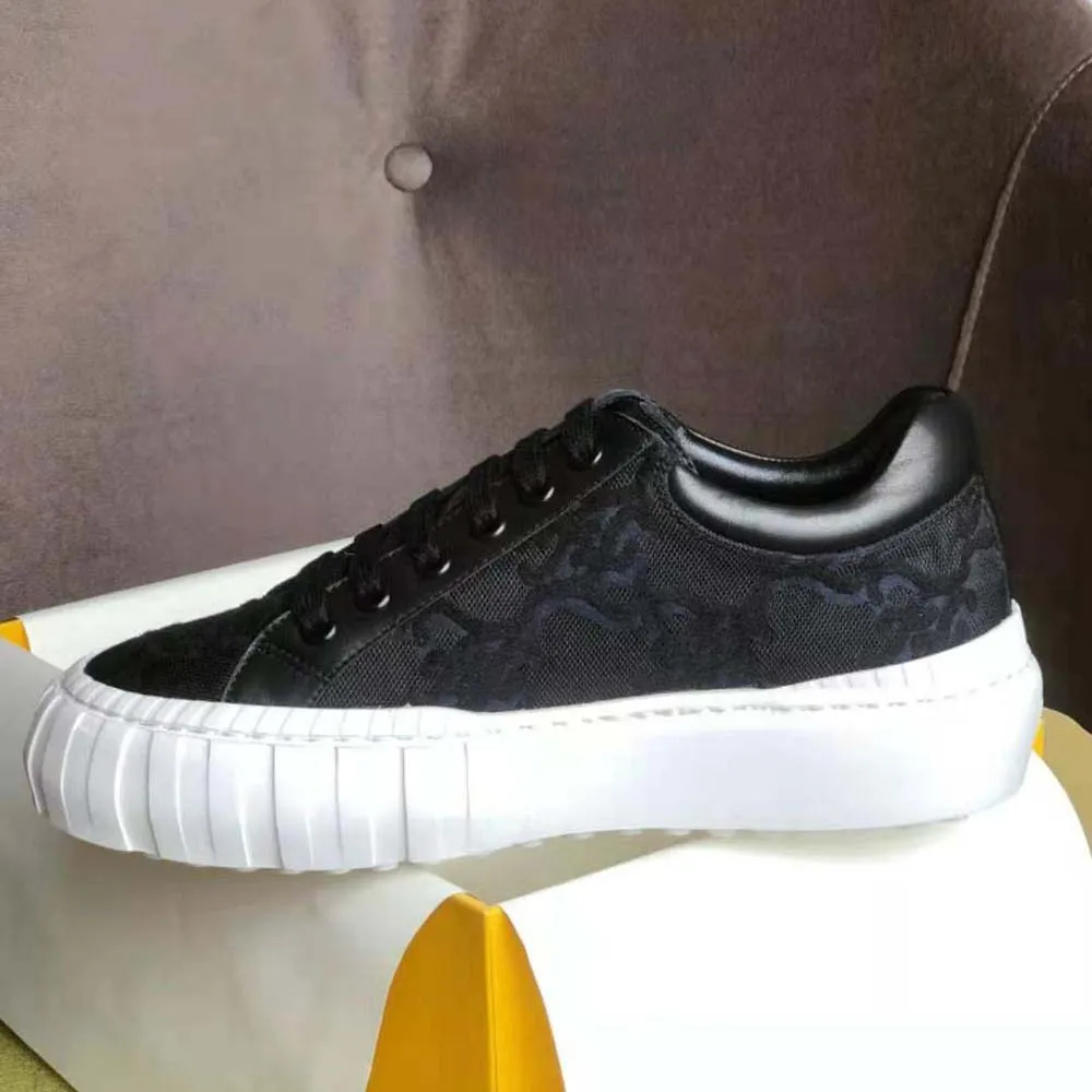 Fendi Mujer Force Zapatillas bajas de tela negra