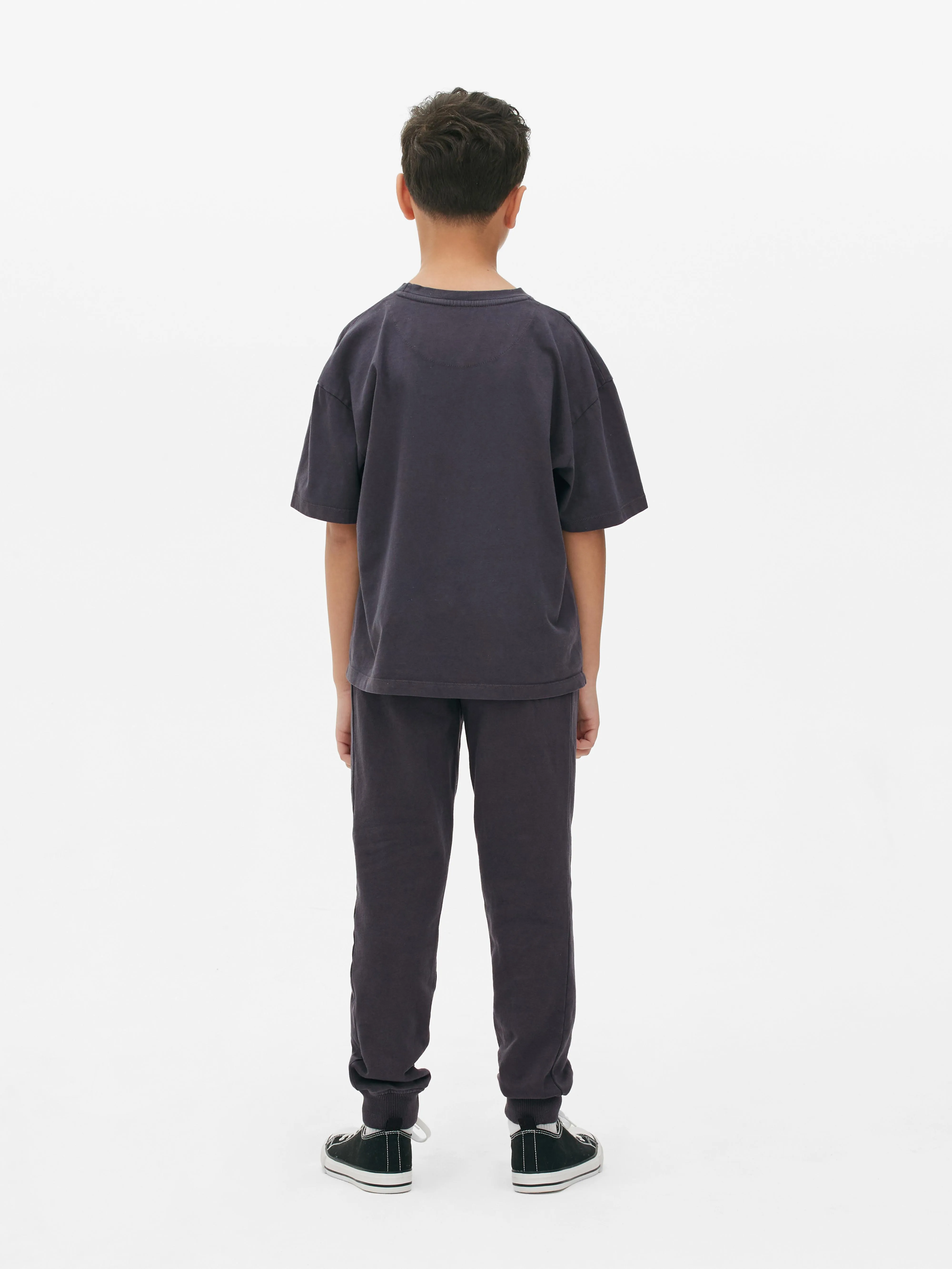 Joggers bordados con cordón de ajuste