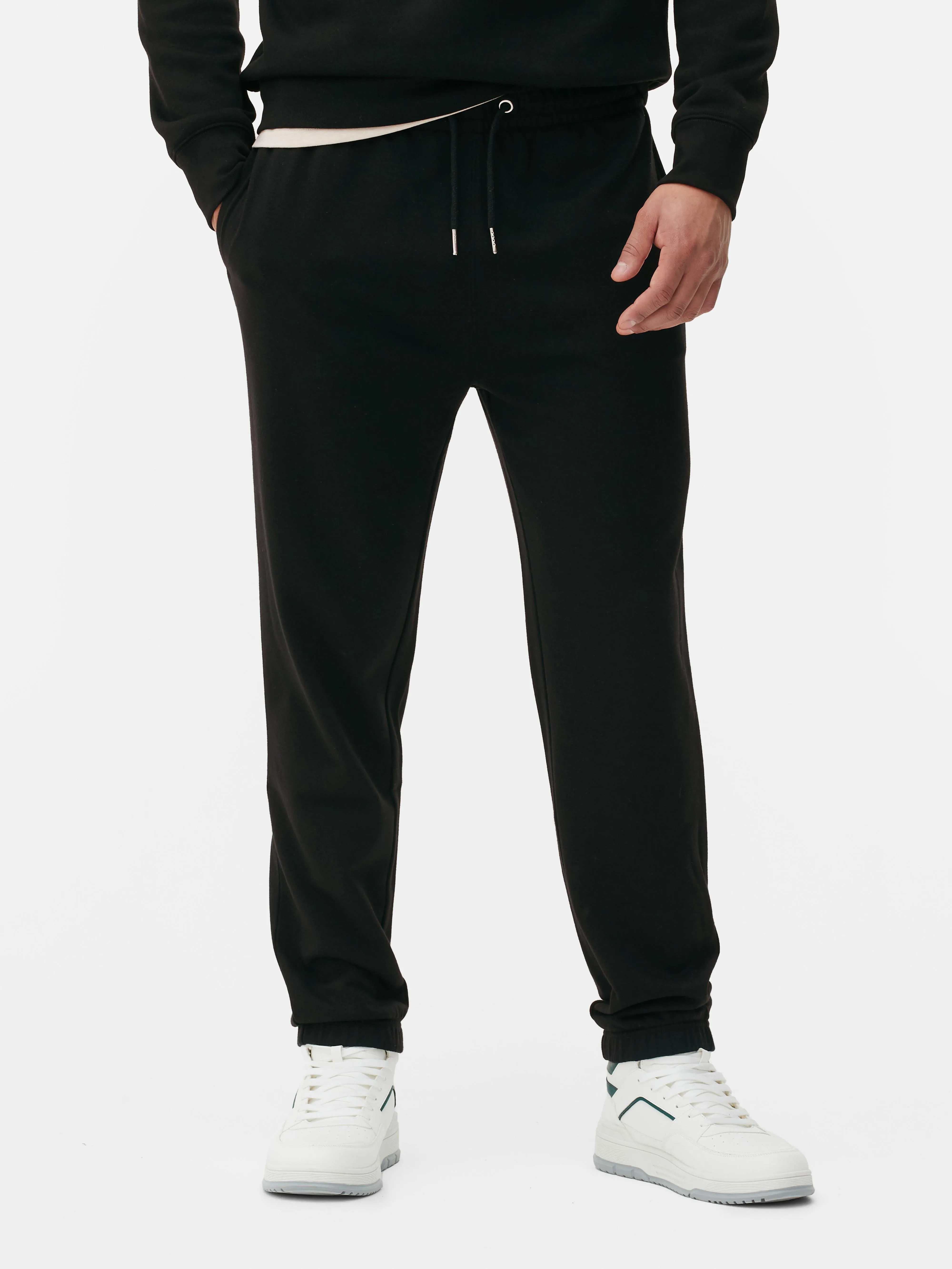 Joggers con bajos ajustados y cordón de ajuste