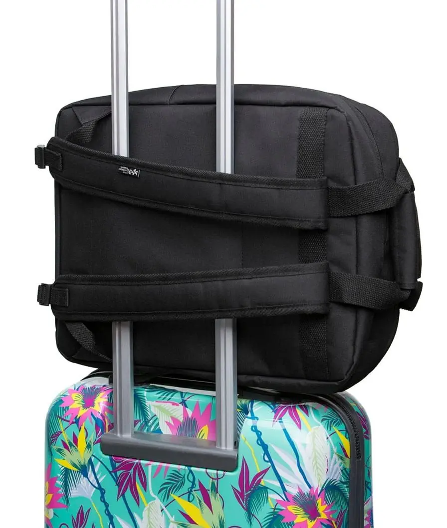 Mochila negra para portátil de 15″
