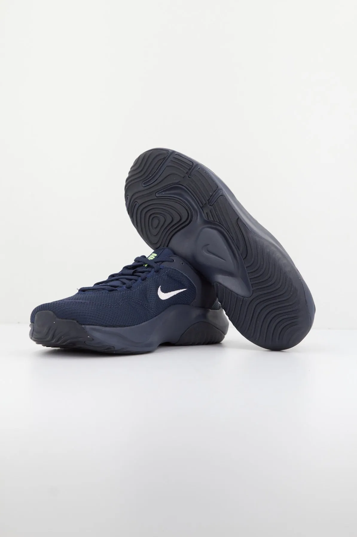 NIKE LEGEND ESSENTIAL 3 NN