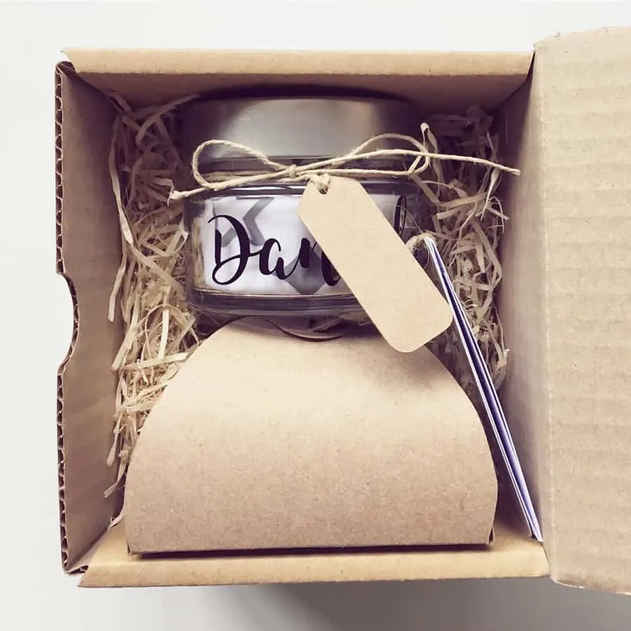 PACK BASIC: Cajita con body + Babero + Tarrito personalizado con nombre