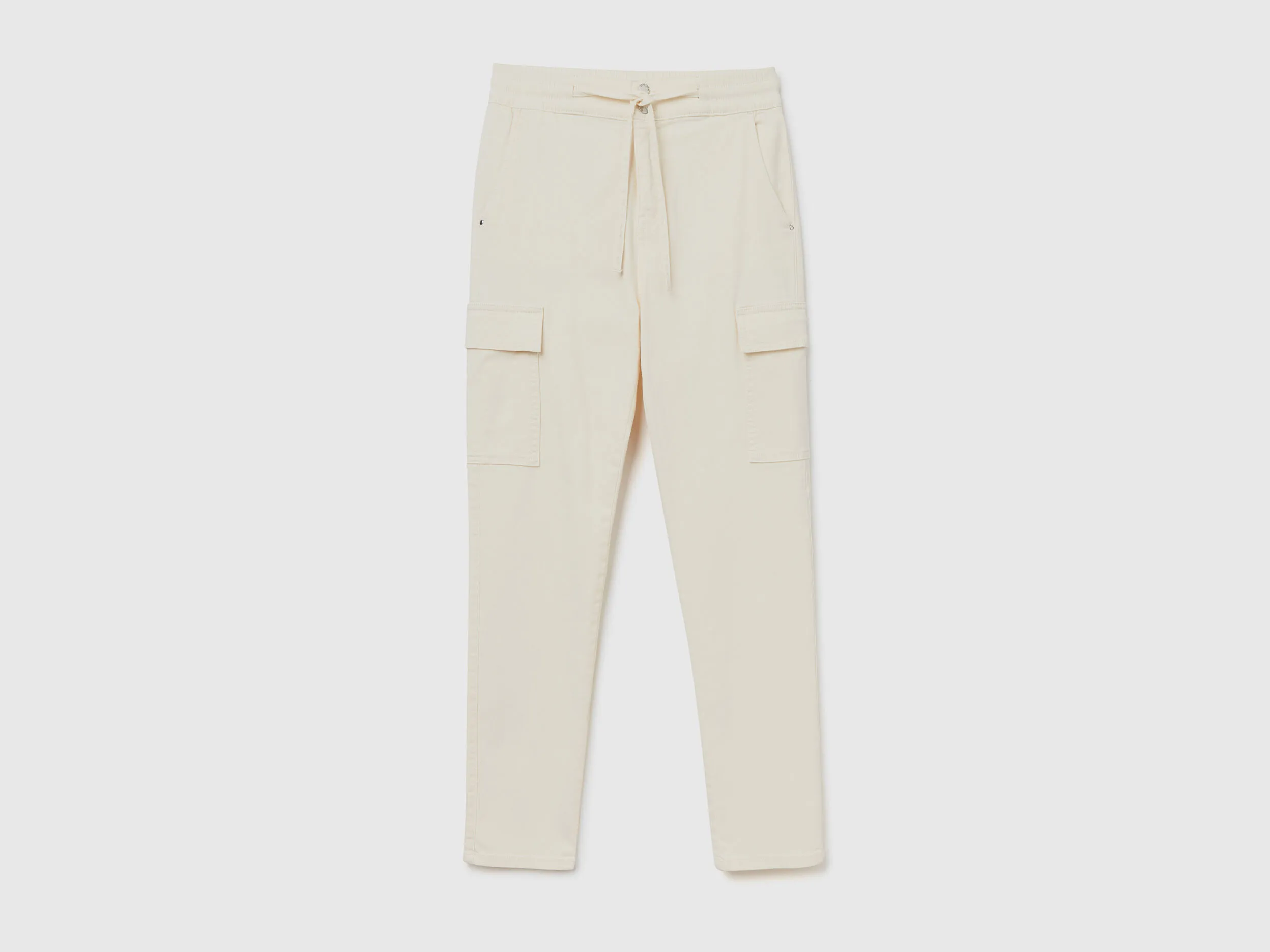 Pantalón cargo slim fit