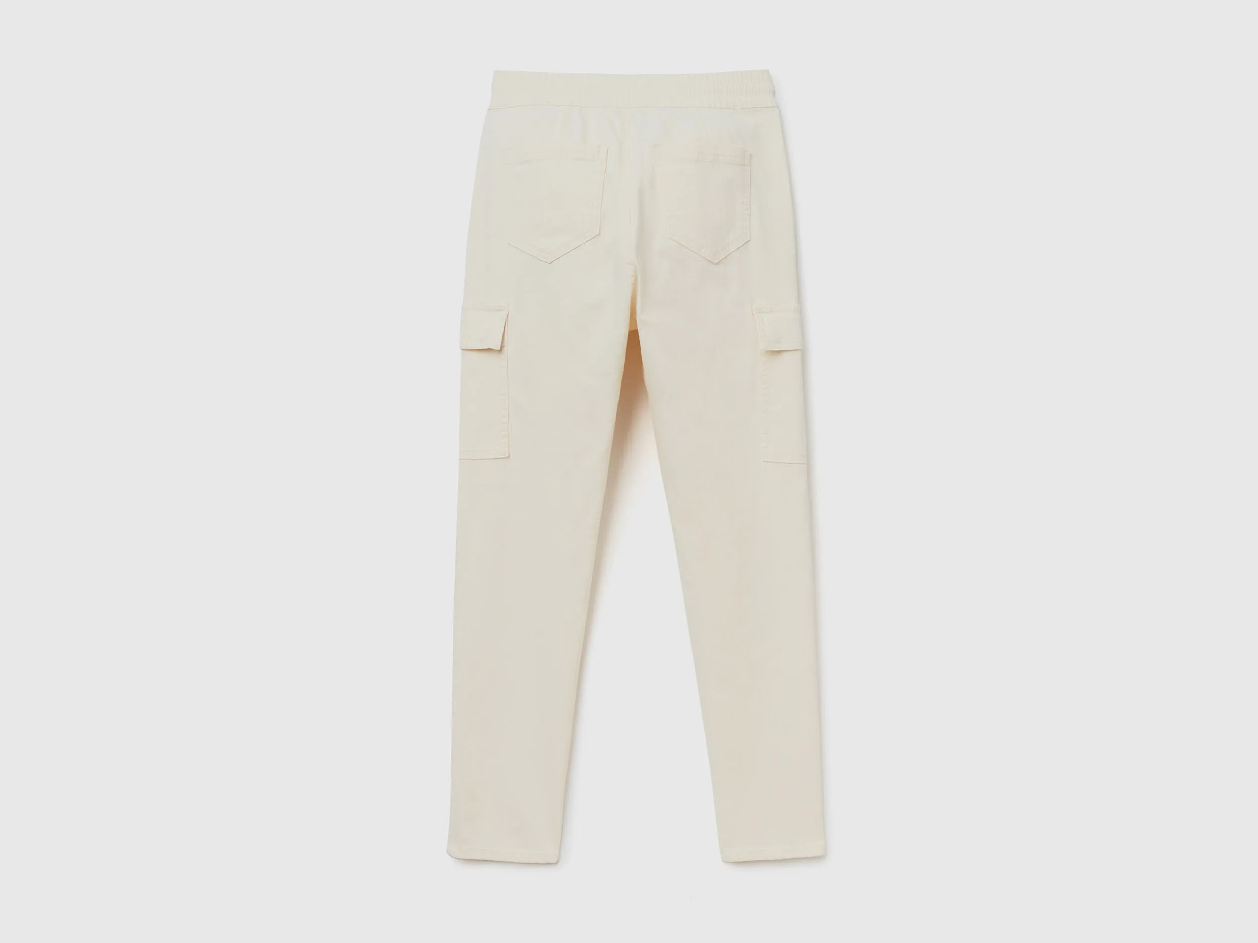 Pantalón cargo slim fit