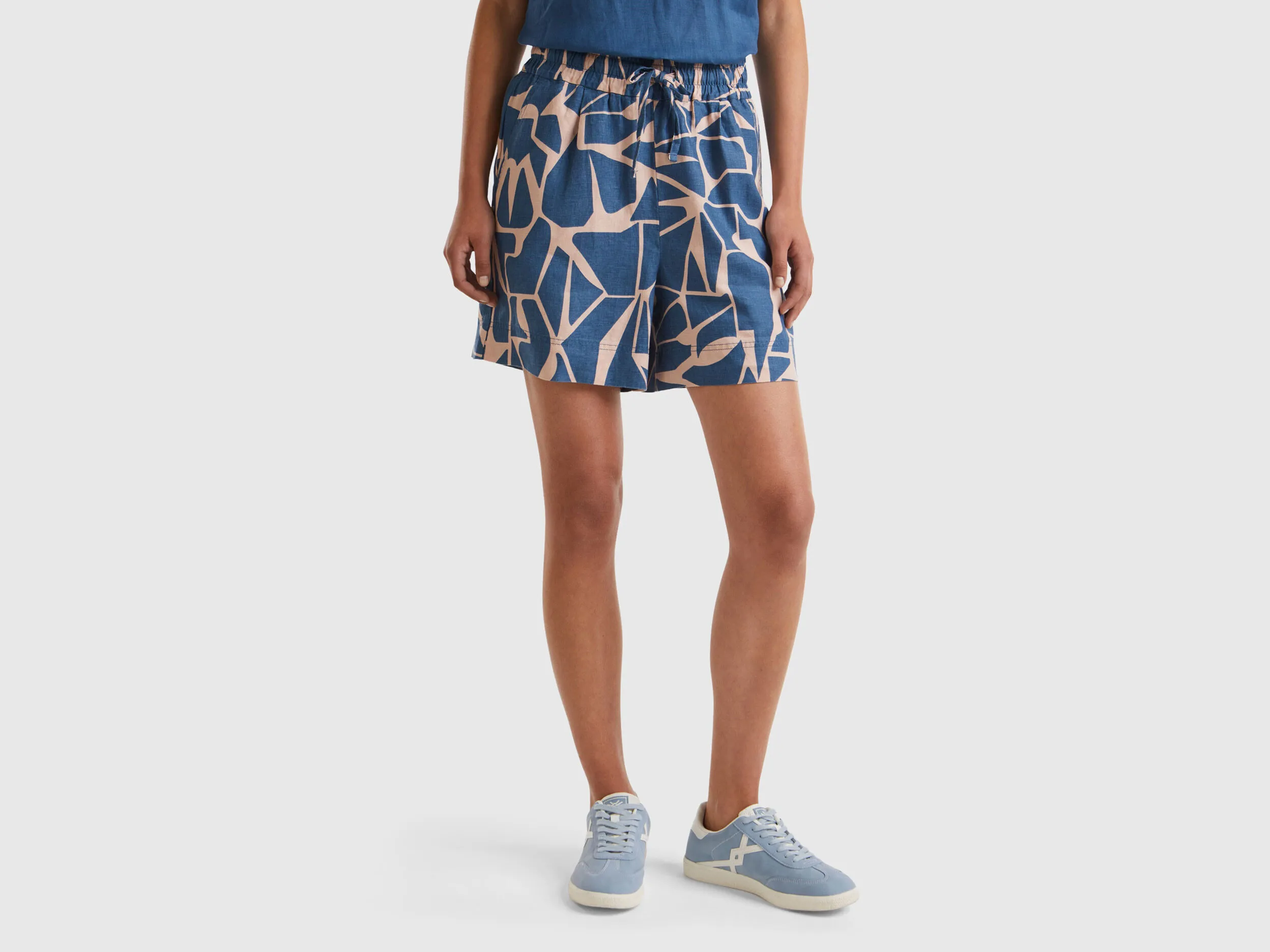 Pantalón corto de lino estampado