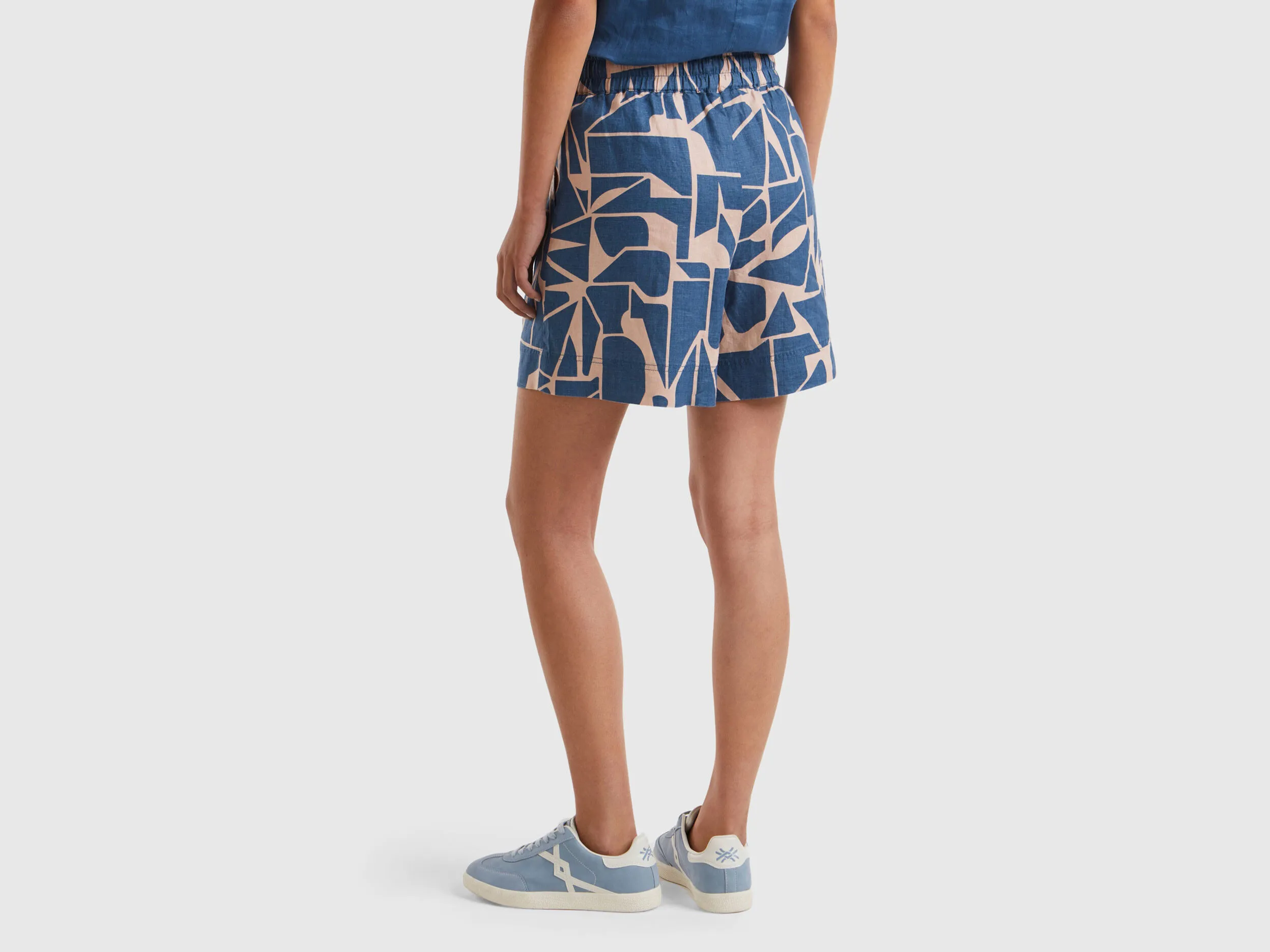 Pantalón corto de lino estampado
