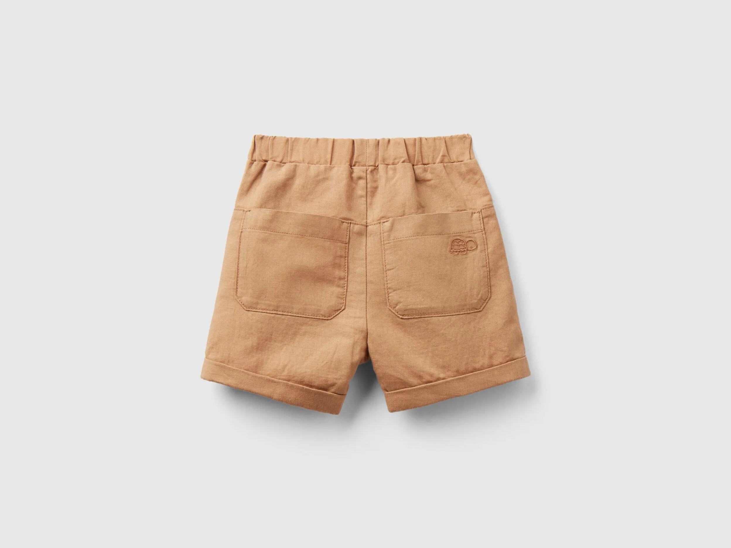 Pantalón corto de lino mixto