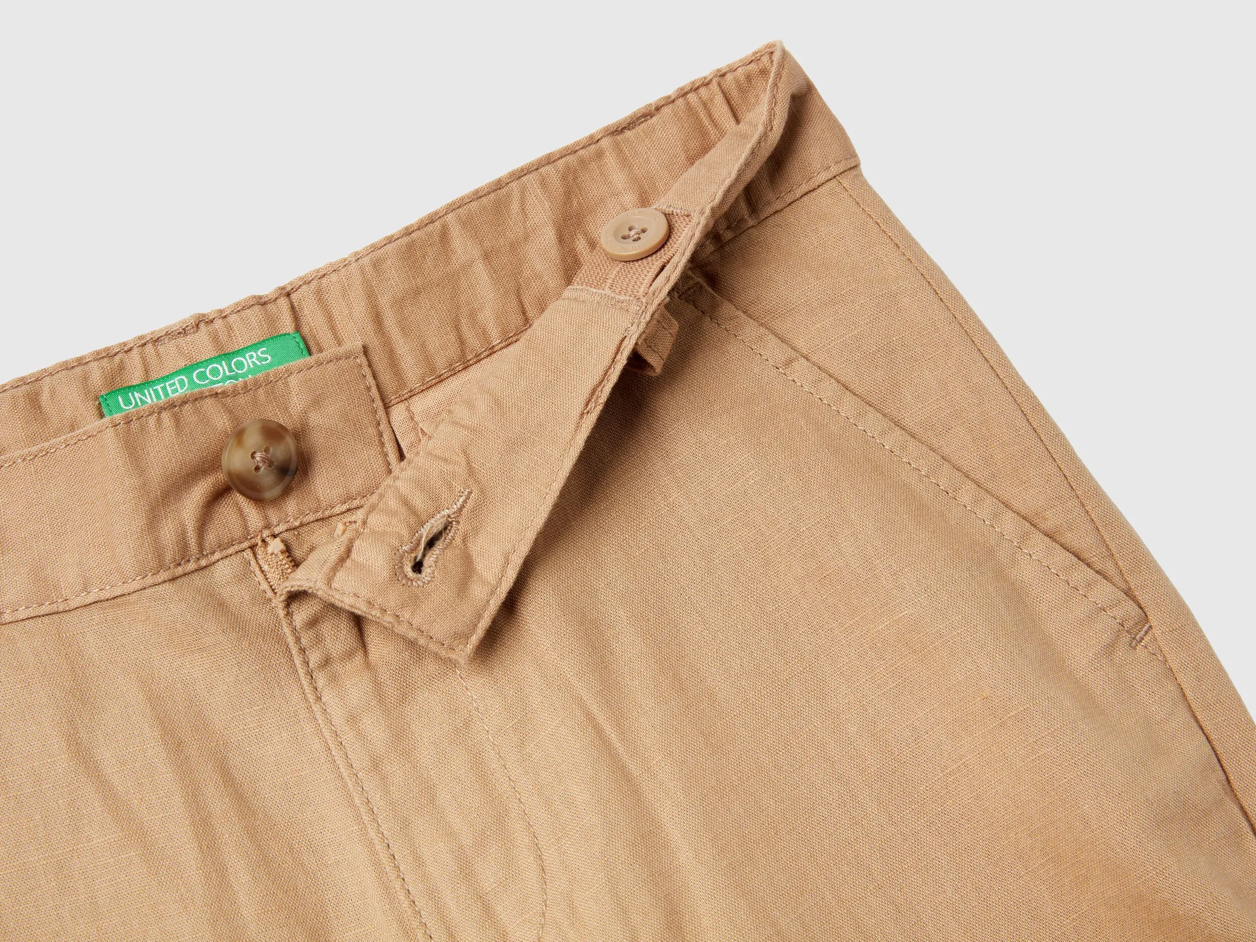 Pantalón de lino mixto de corte relajado
