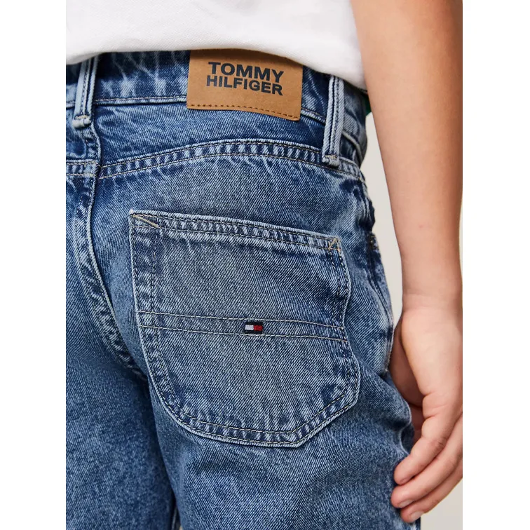 PANTALÓN VAQUERO CORTO DE CORTE RECTO NIÑO TOMMY HILFIGER