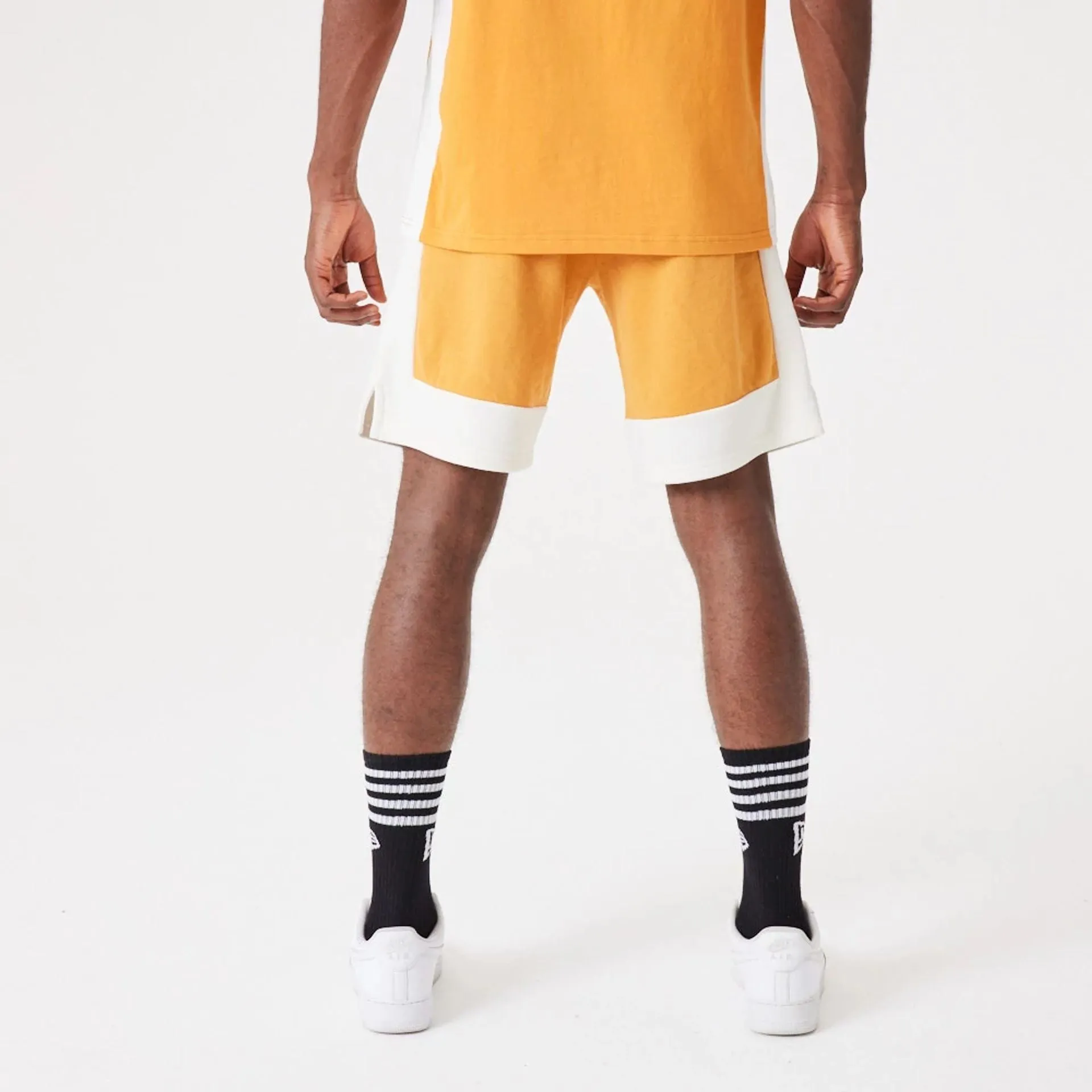 Pantalón corto New Era Contemporary Oversized Naranja