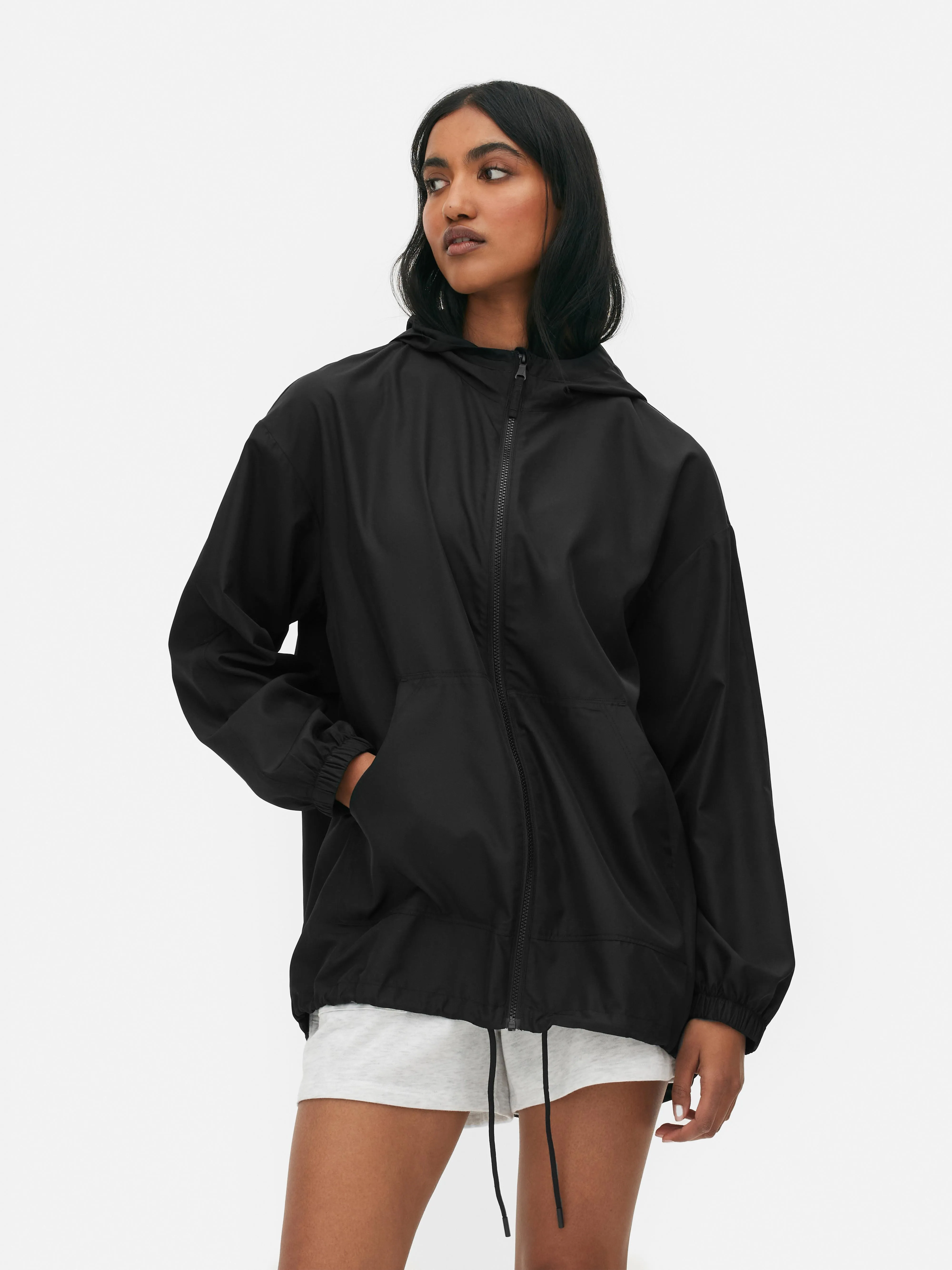 Parka impermeable ligera con capucha
