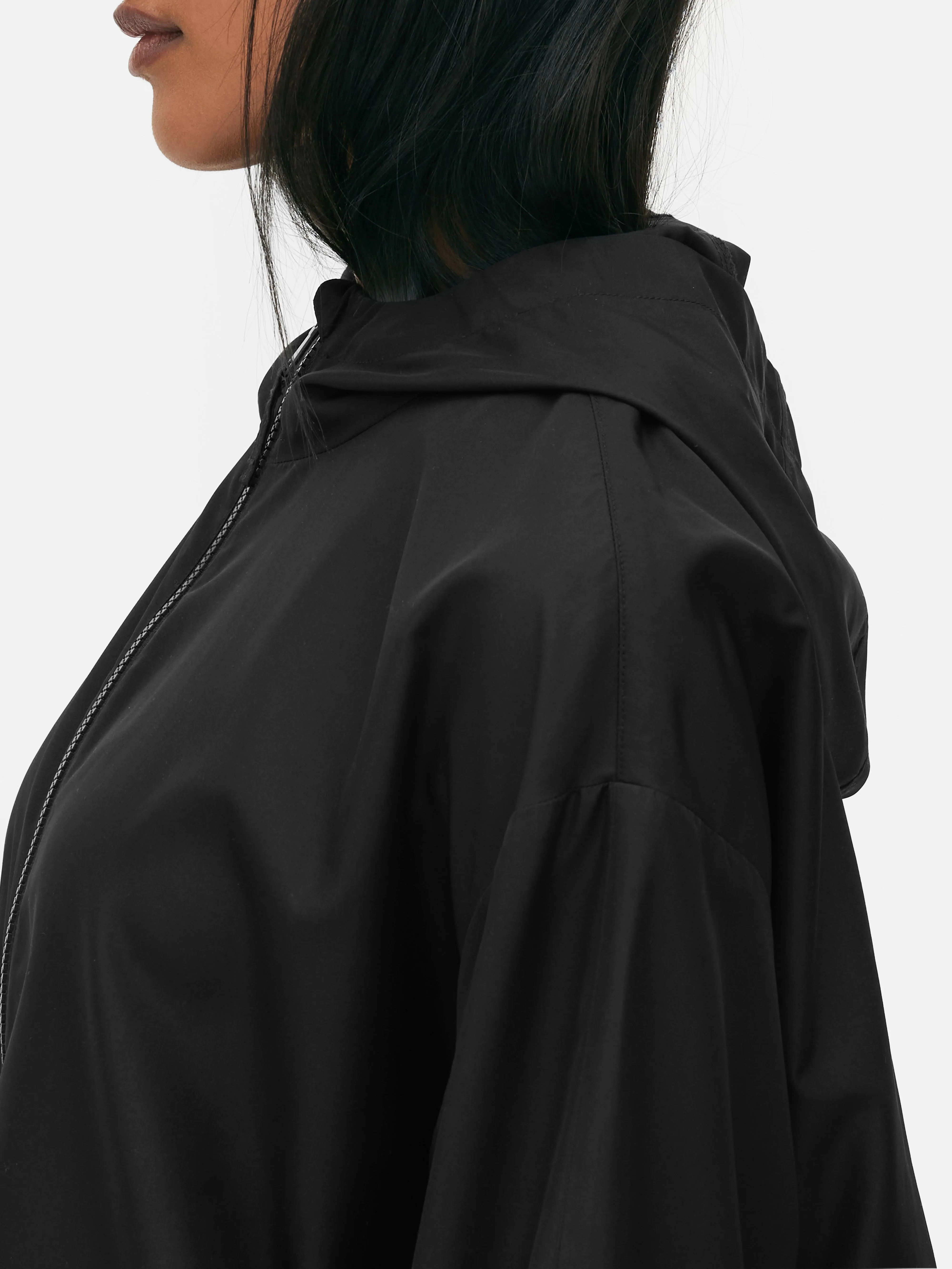 Parka impermeable ligera con capucha