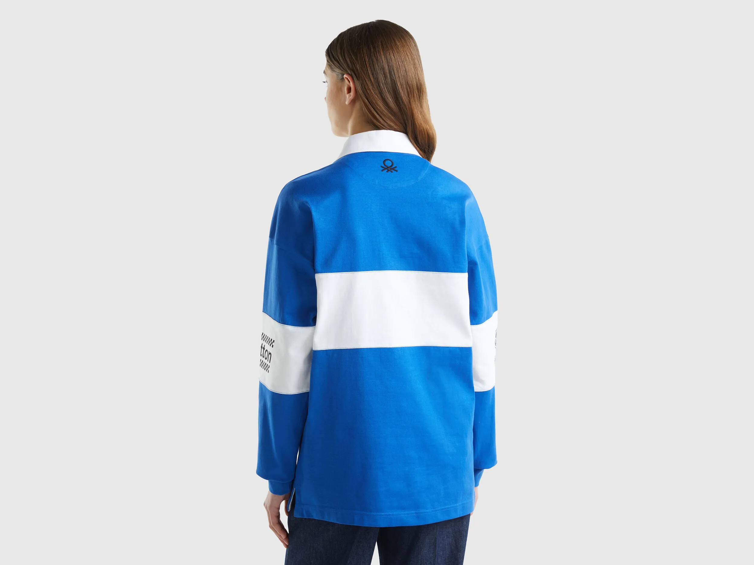Polo azul oscuro de rugby
